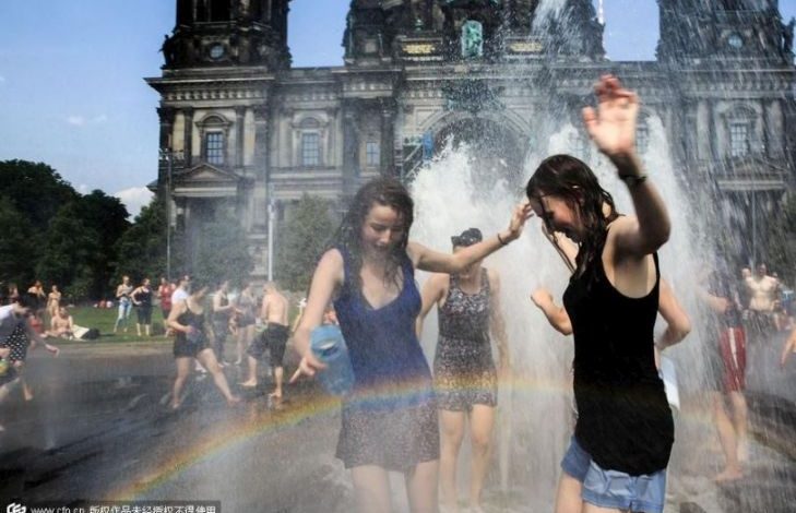 Berliners And Tourists Face Summer Heat